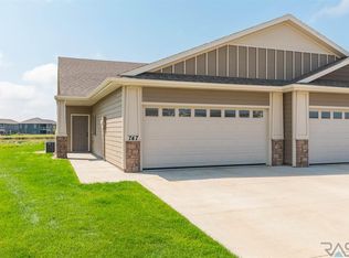 747 E El Dorado Ct, Sioux Falls, SD 57108