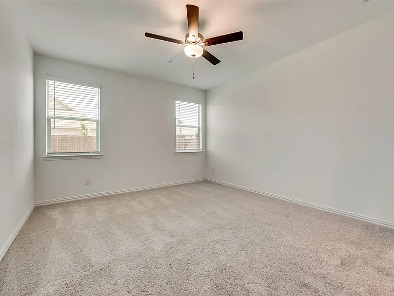 1109 Sassafras Dr — Photo 13