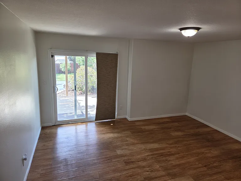 1037 Alta Vista Dr — Photo 55