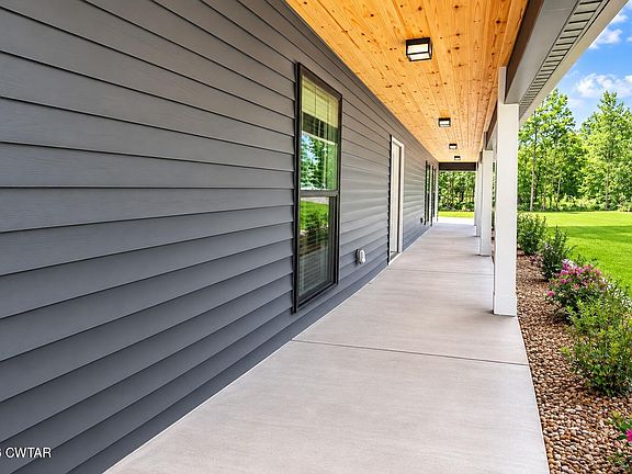 3rd image of 19 Scarlet Ln