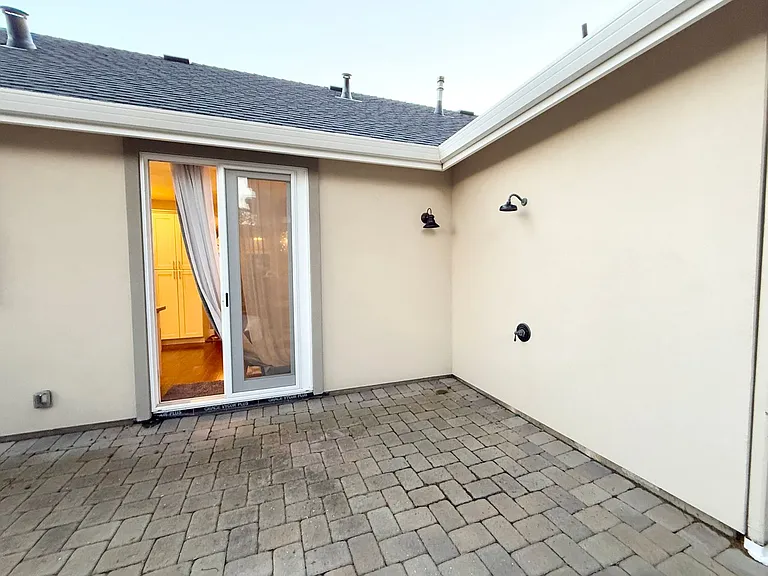 251 San Pedro Ave — Photo 15