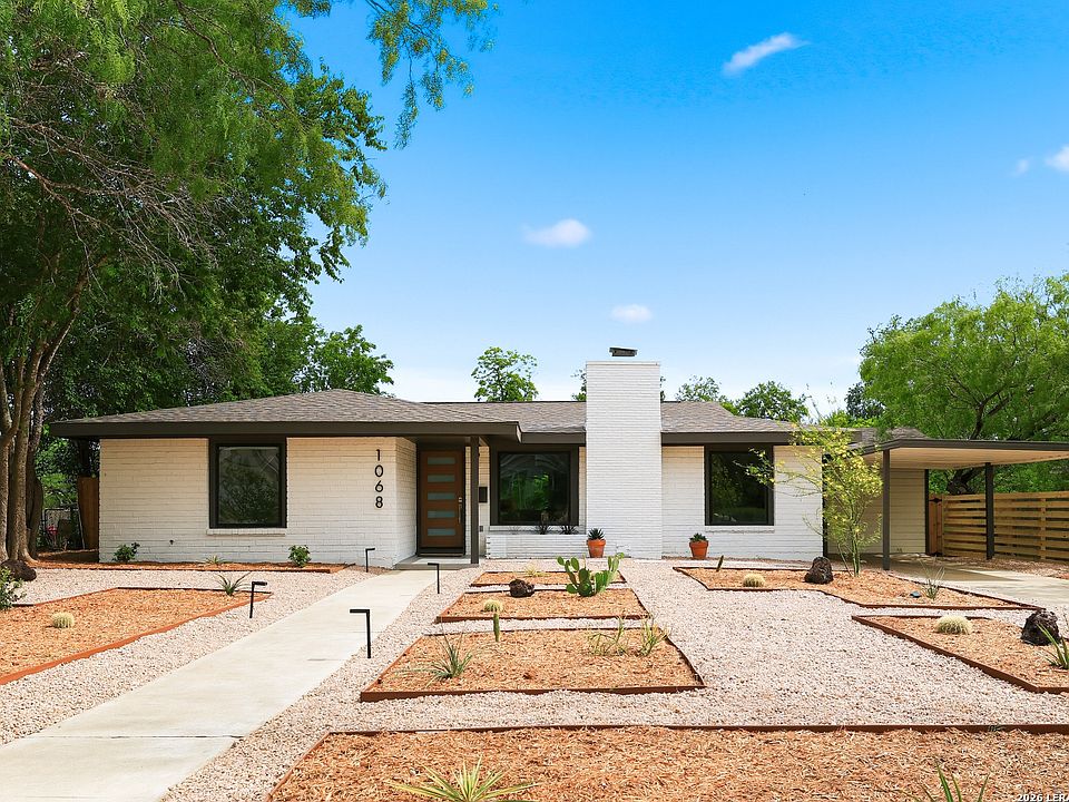 1st image of 1068 Ivy Ln