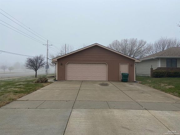 2nd image of 2360 Shalimar Dr