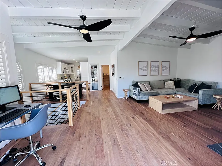 611 Avenue C — Photo 3