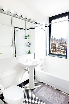 Rented by New York Residence | media 9