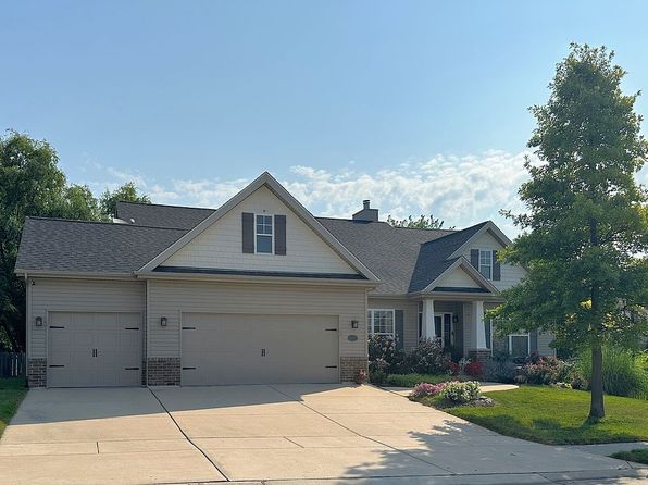 412 Country Downs Dr