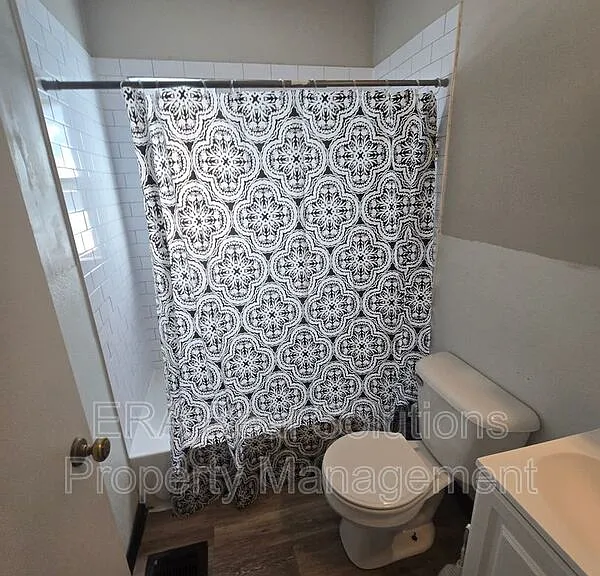 81 N Hampton Rd #B — Photo 12