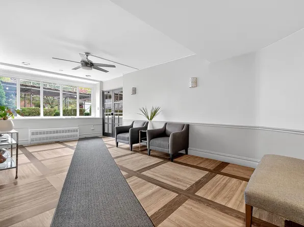 7520 Ridge Boulevard image 19 of 21