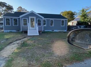 2 Nokomis Rd, Buzzards Bay, MA 02532