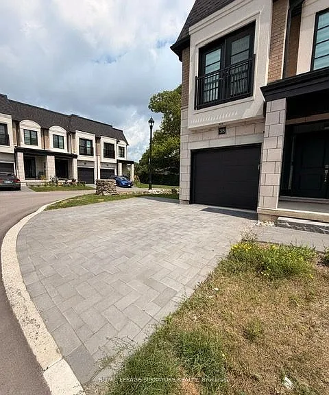 143 Elgin St N #38 — Photo 2