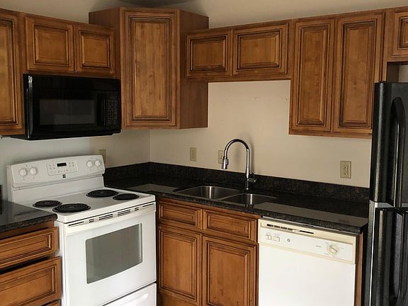4th image of 169 Briarfield Ave #28