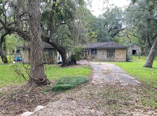 627 Country Rd #698C, Angleton, TX 77515