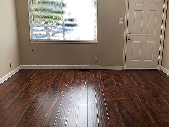 4th image of 1299 Parkington Ave