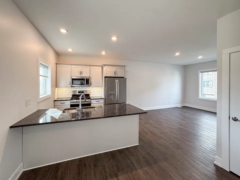 345 Cummings Ave NW #345