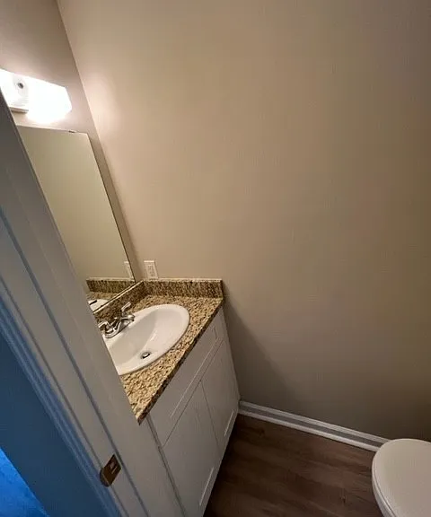 622 Castlegate Dr — Photo 6