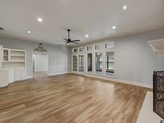 5th image of 1261 Luann Ln