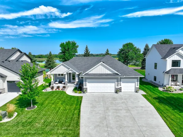 803 11th St NE, New Prague, MN 56071