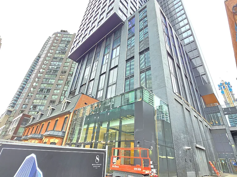 8 Wellesley St W #1607 — Photo 1