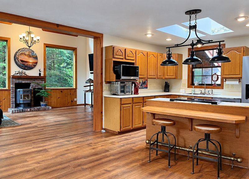 5th image of 20503 Birch Place