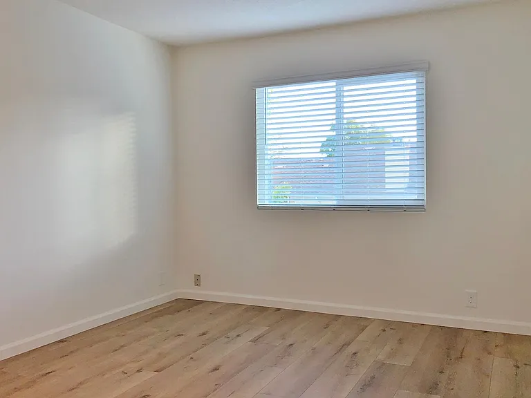 Bedroom (2)
