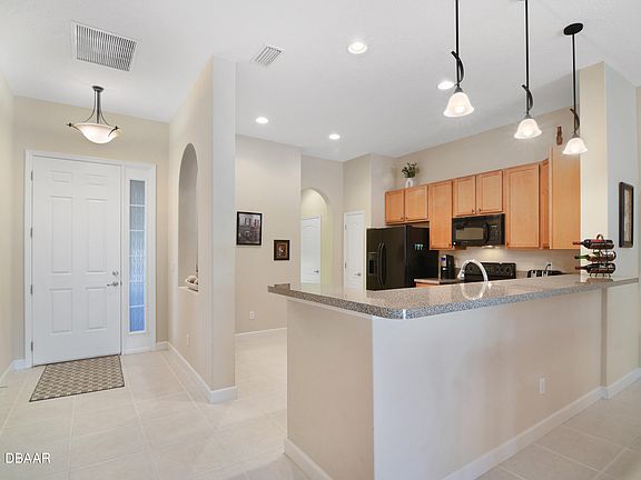 5th image of 183 Mendoza Cir