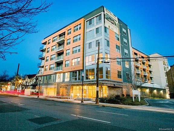 4th image of 545 S Bedford St #502