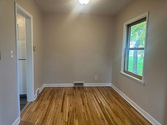 5th image of 219/221 14th St NW