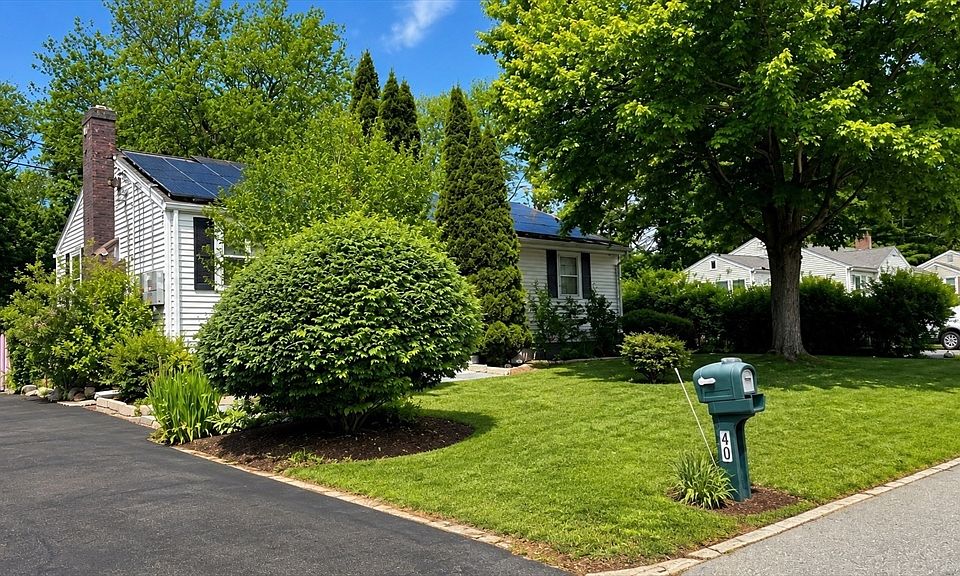 2nd image of 22 Farnham Rd
