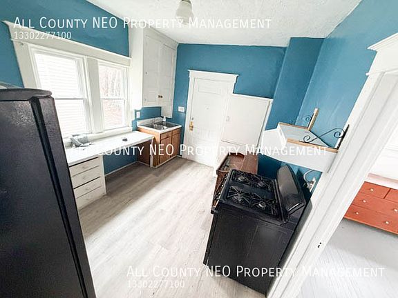 3rd image of 518 Rentschler St