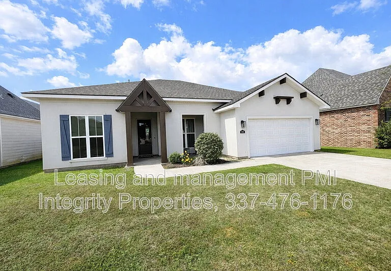 200 Tennyson Dr — Photo 1