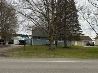 3992 Mapleton Rd, North Tonawanda, NY 14120