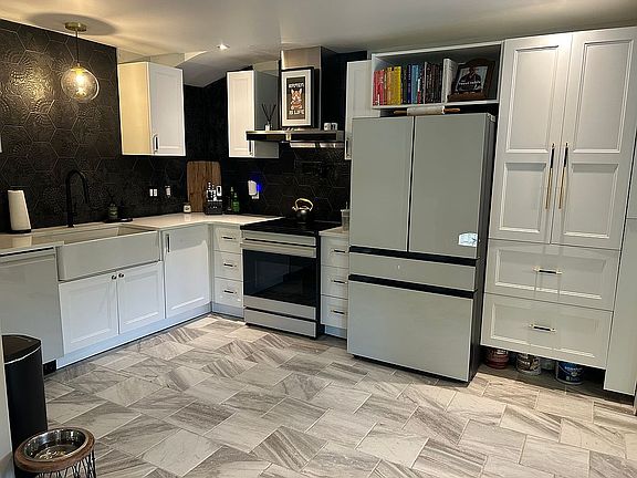 Kitchen Main Level