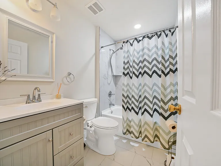 115 Wycombe Pl — Photo 12