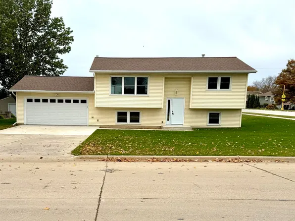 1 S Western Ave, New Hampton, IA 50659
