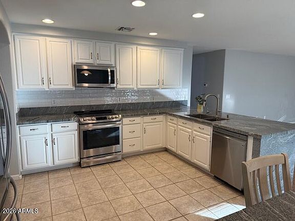 2nd image of 2932 S Chatsworth --