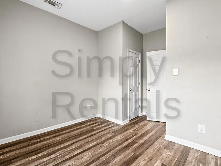 4214 Johnson St — Photo 16