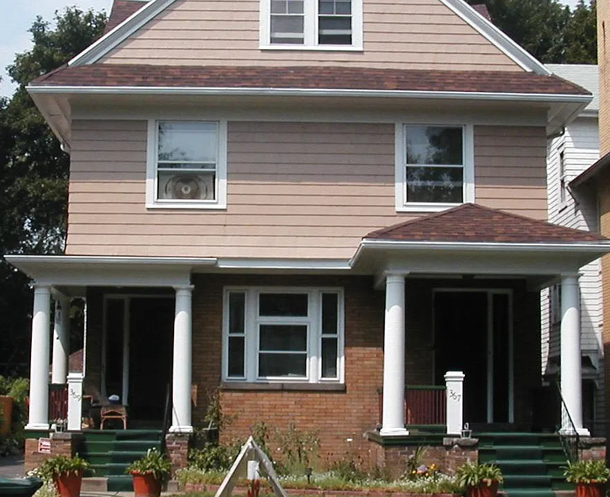369 Barrington St
