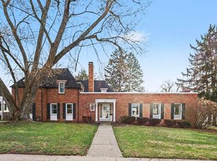 950 San Jose Dr SE, East Grand Rapids, MI 49506