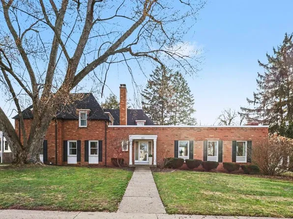 950 San Jose Dr SE, East Grand Rapids, MI 49506