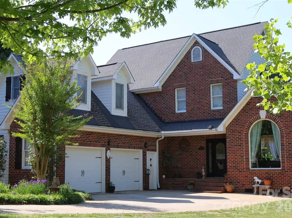 2325 Perry Rd, Denver, NC 28037