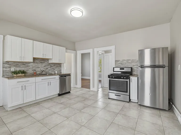 231 Maple St #2 — Photo 1