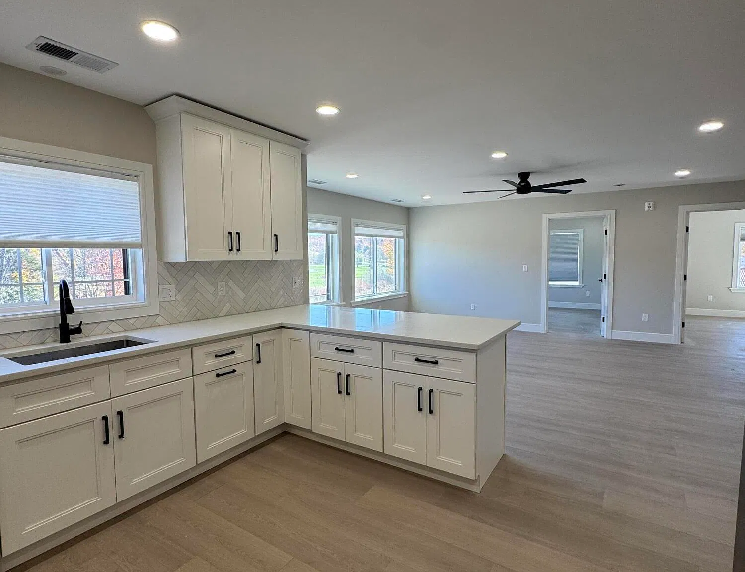 2 bed, 1.0 bath, 1200 sqft, $2,000 — Photo 3