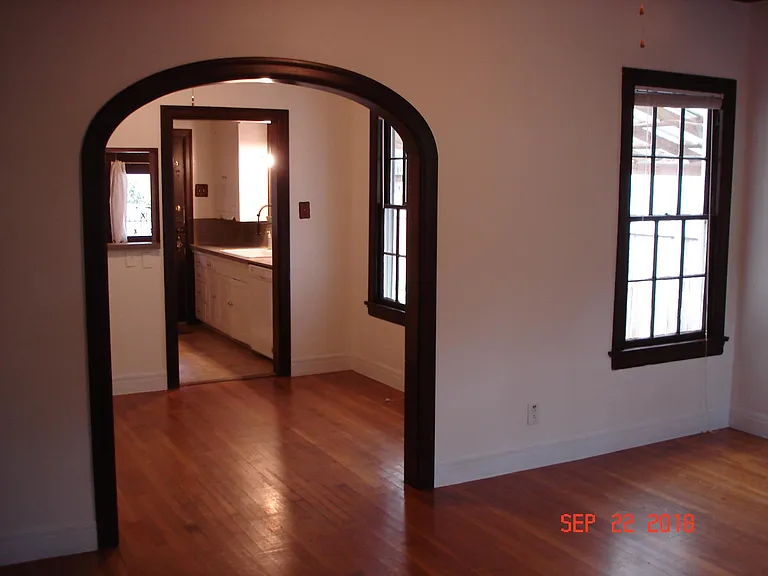 610 Cliff Dr — Photo 2