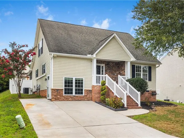 4153 Salem Springs Ct, Winston Salem, NC 27107