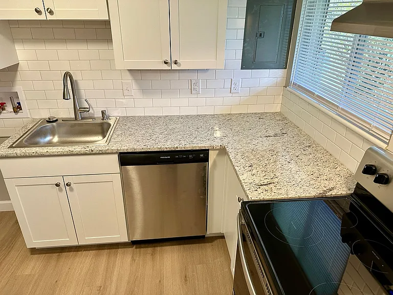 301 Henrich Dr — Photo 9