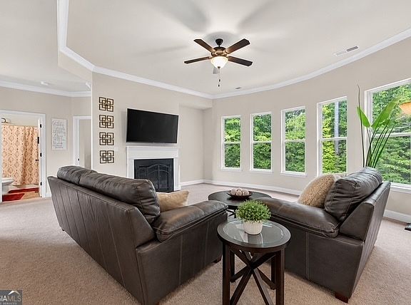 4th image of 1387 Pebble Ridge Dr