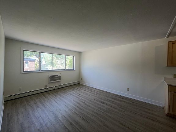 3rd image of 1800 Fremont Ave N #203