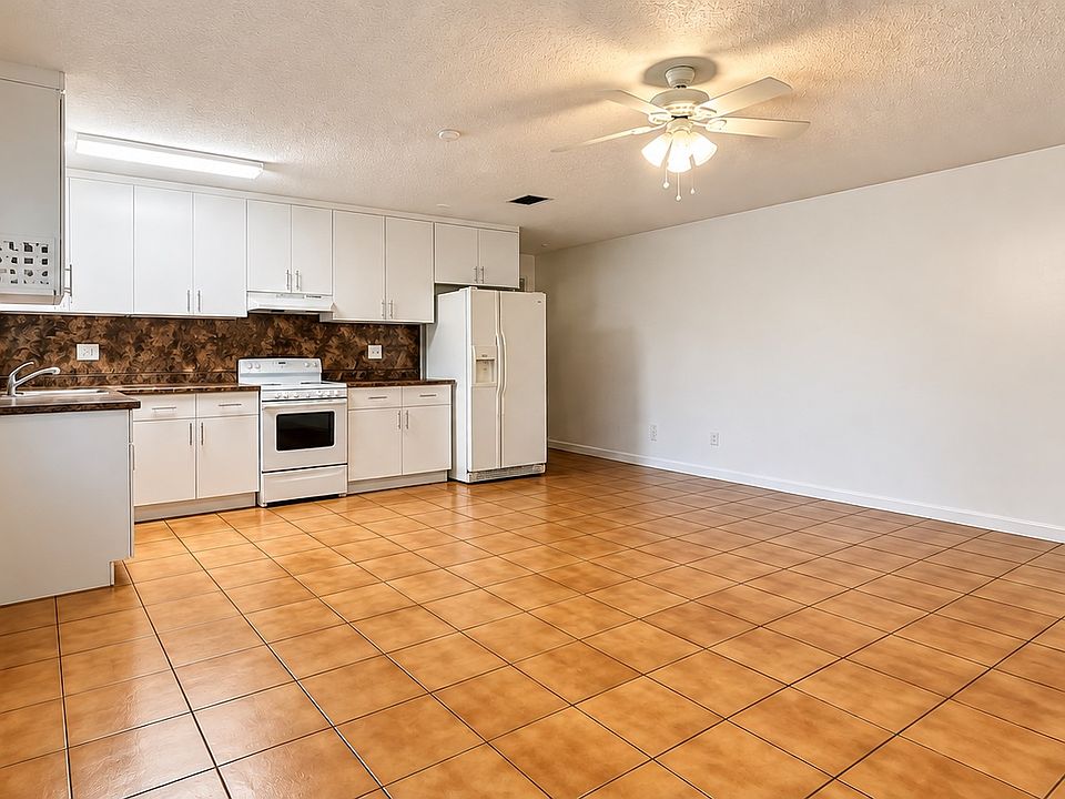 1st image of 130 SE 10th St #126