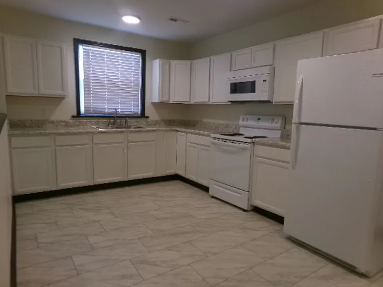 625 Greenwood Ave — Photo 3