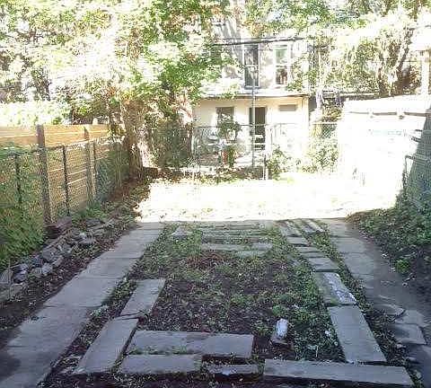 4th image of 601 Bainbridge St #1